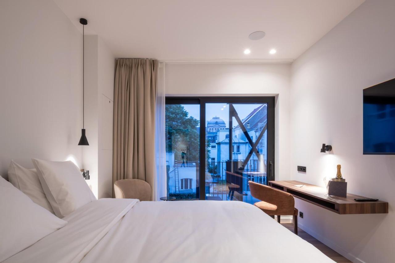 One Two Four - Hotel & Spa เกนต์ ภายนอก รูปภาพ