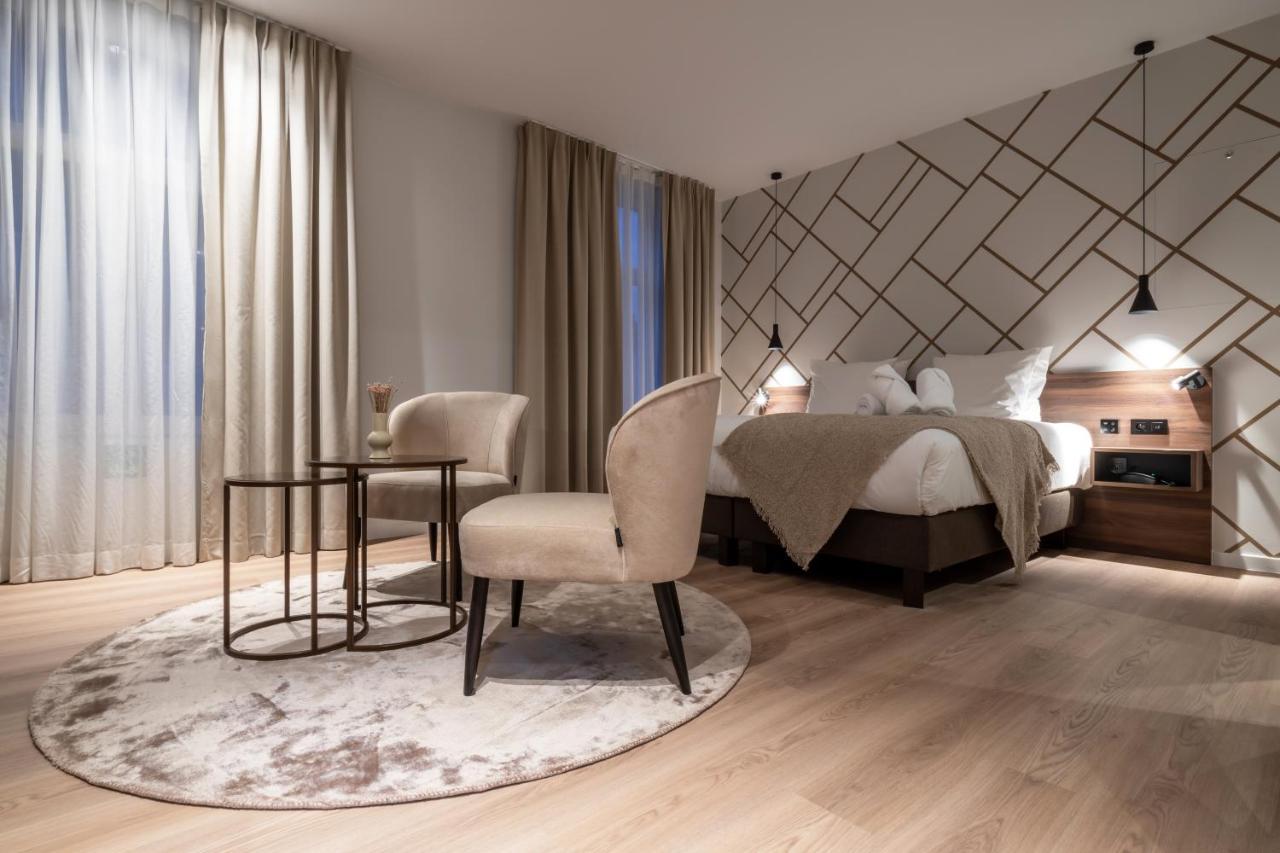 One Two Four - Hotel & Spa เกนต์ ภายนอก รูปภาพ