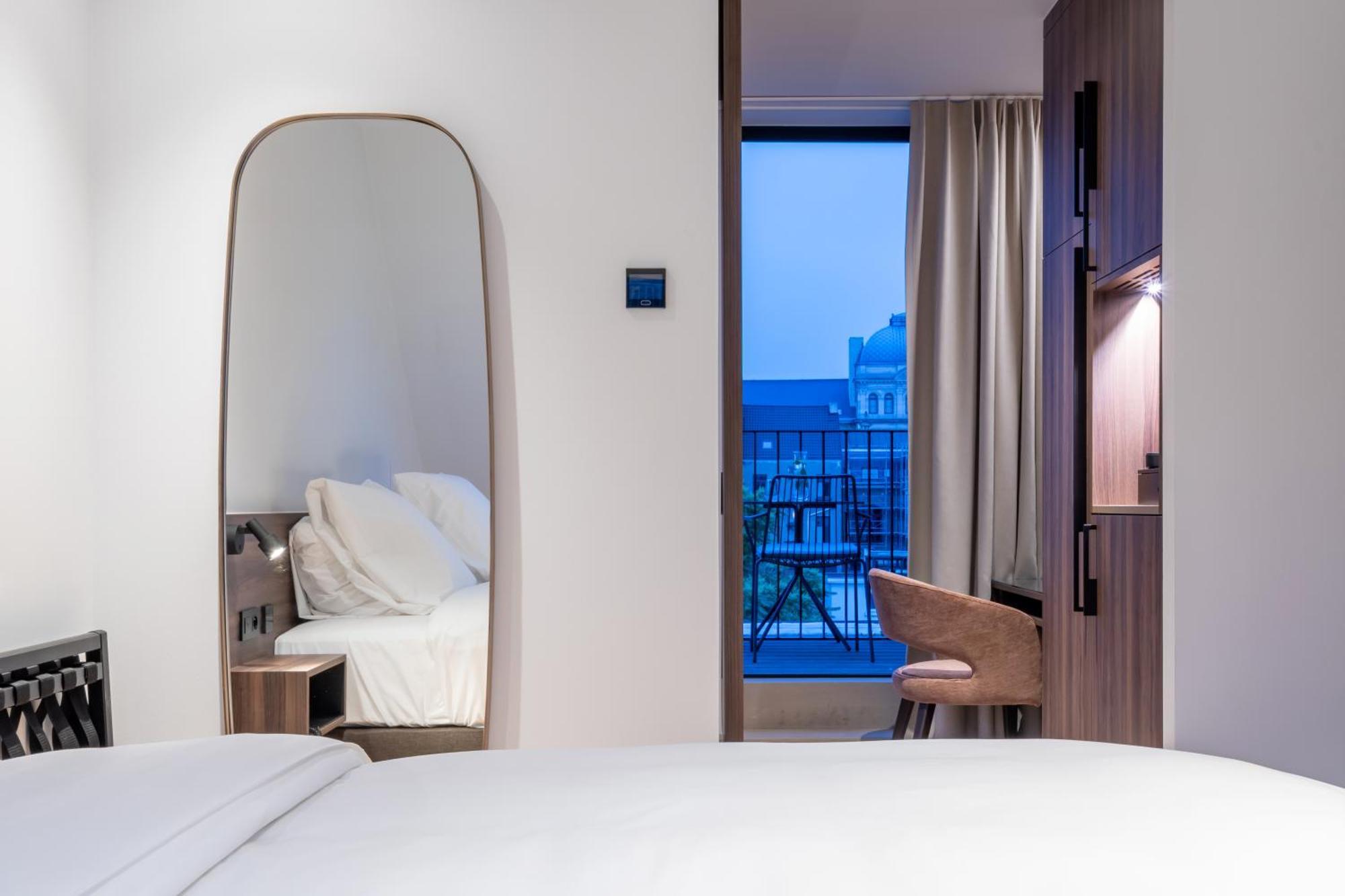One Two Four - Hotel & Spa เกนต์ ภายนอก รูปภาพ