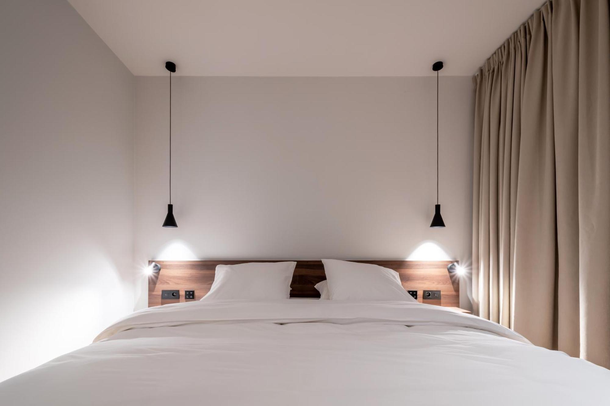 One Two Four - Hotel & Spa เกนต์ ภายนอก รูปภาพ