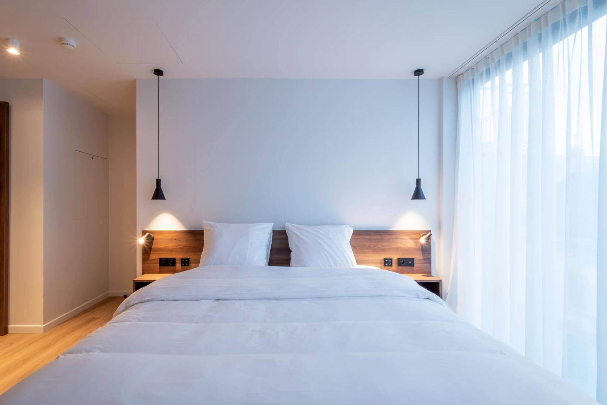 One Two Four - Hotel & Spa เกนต์ ภายนอก รูปภาพ