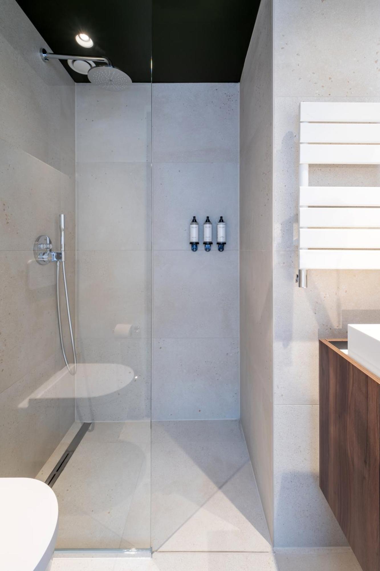 One Two Four - Hotel & Spa เกนต์ ภายนอก รูปภาพ